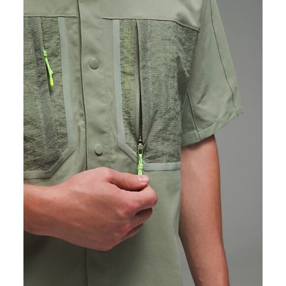 Lululemon Water Repellent Hiking Short Sleeve Shirt LRLG Men's Size Medium NWT - Picture 4 of 10